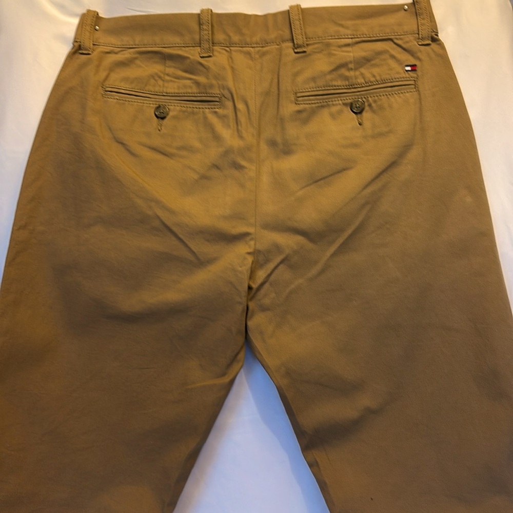 NWOT TOMMY HILFIGER Men’s Custom Fit Khaki Pants Size 30/32